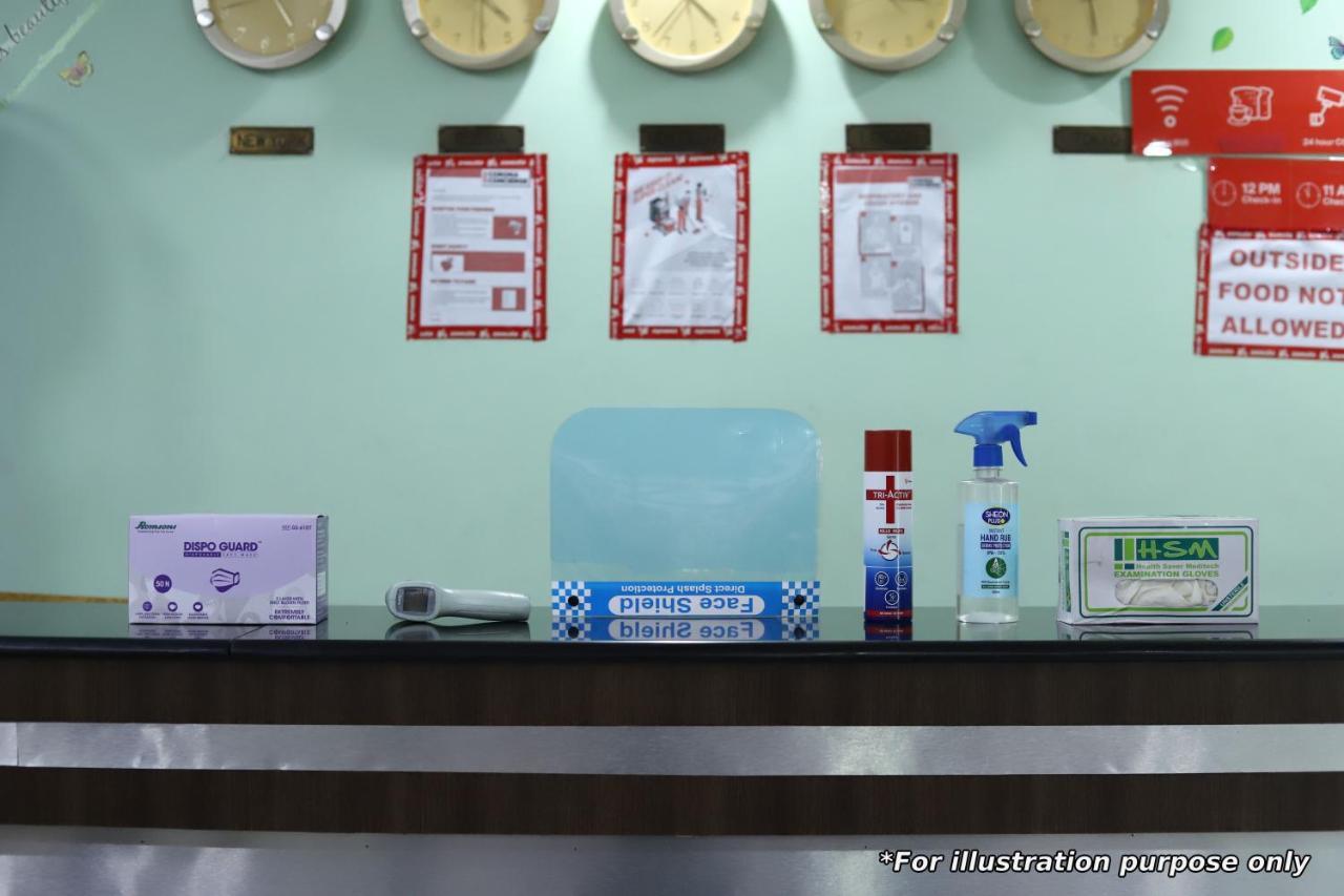 Oyo 70286 Svr Grand Hotel Hyderabad Bagian luar foto